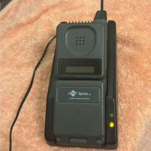 Vintage Motorola Black flip cell phone